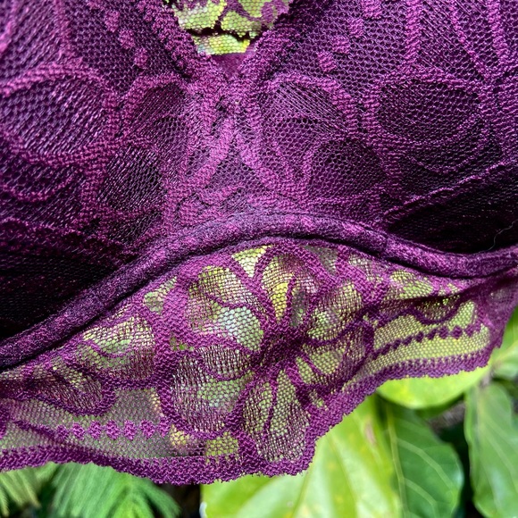 VICTORIA’S SECRET PINK BURGUNDY LACE BRALETTE — Size SMALL - Picture 13 of 16